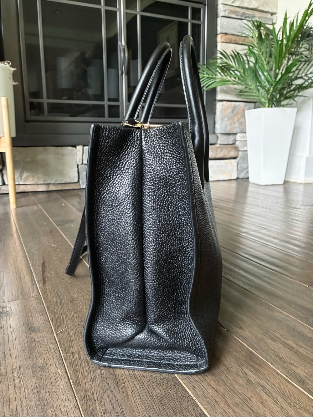 Michael Kors Black Leather Logo Tote Bag NWOT - Picture 10 of 15